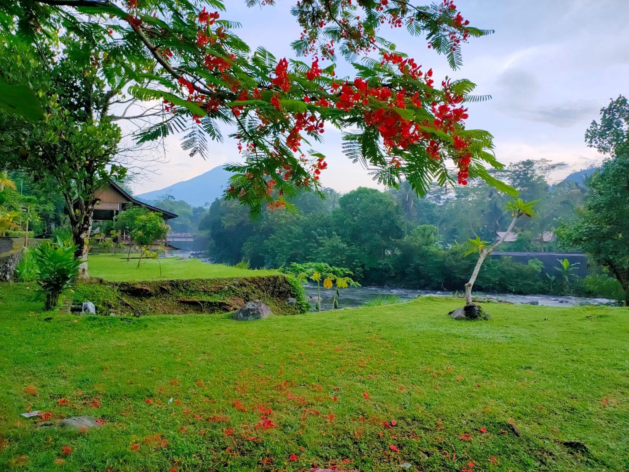 Villa Joglo Tepi Sungai Sidemen  Exterior foto