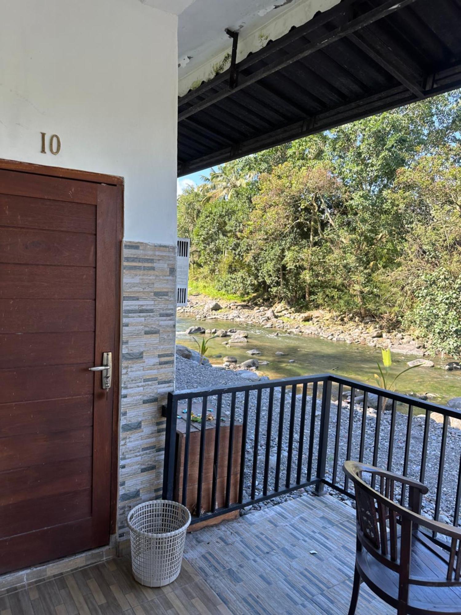 Villa Joglo Tepi Sungai Sidemen  Exterior foto